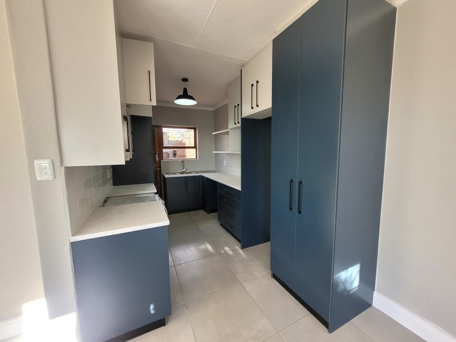 To Let 3 Bedroom Property for Rent in Wavecrest Eastern Cape